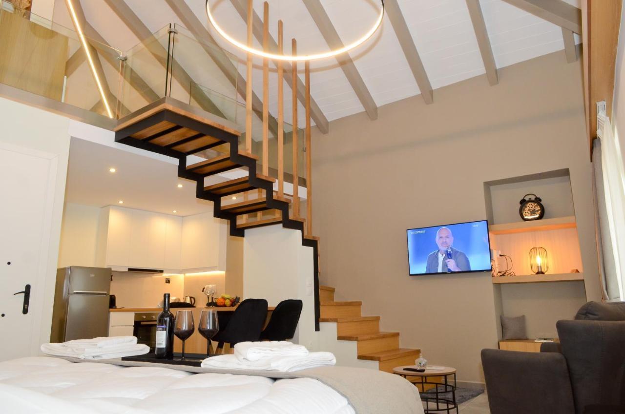 Roloi suites Nafpaktos Exterior foto