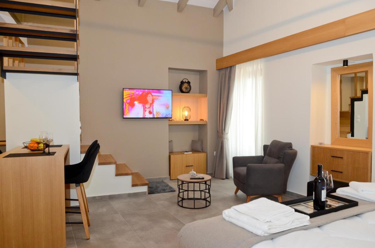 Roloi suites Nafpaktos Exterior foto